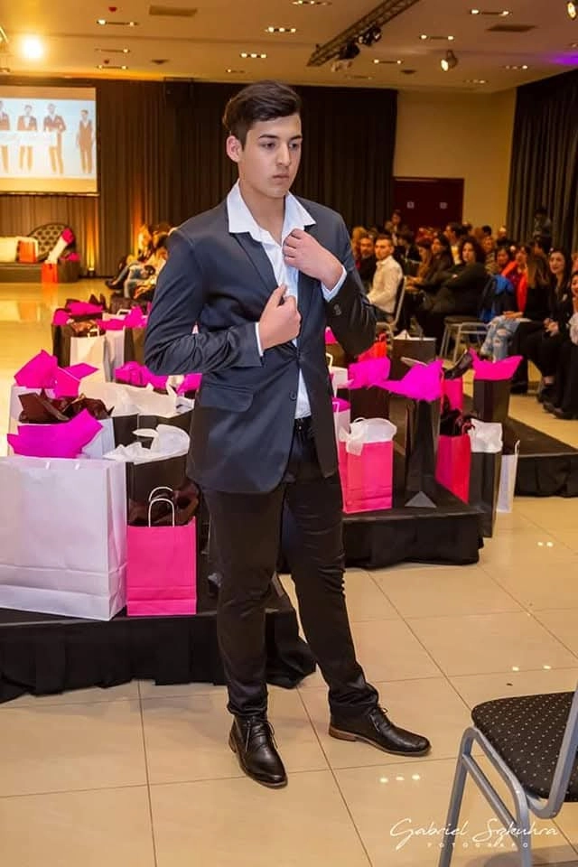 Look de sastrería confeccionado a medida por Kelly Colombo, foto 6