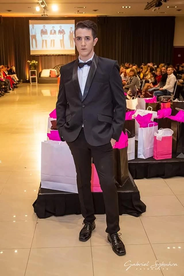 Look de sastrería confeccionado a medida por Kelly Colombo, foto 7