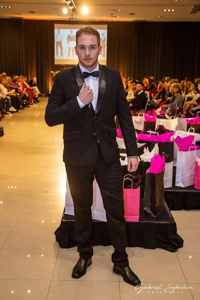 Look de sastrería confeccionado a medida por Kelly Colombo, foto 8