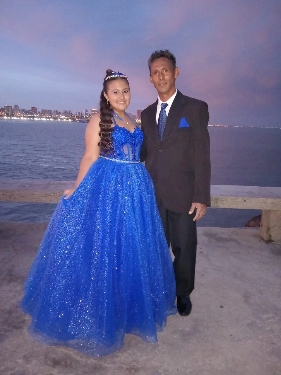Cliente con vestido de 15 años en evento especial